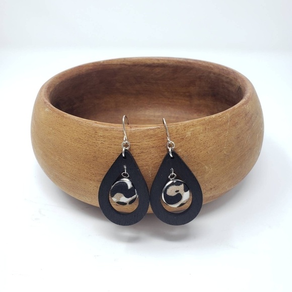New Handmade | Animal Print Wooden Earrings - Picture 1 of 2